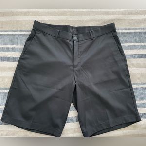 Men’s Nike Dri-fit golf shorts. Size 34 RN#56323